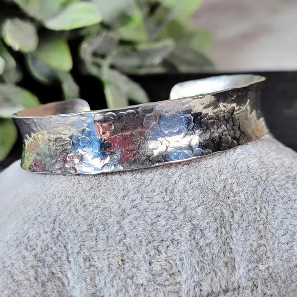 Sterling Silver Cuff Bracelet Marked KN Hammered Concave Soutwestern Lig… - Picture 5 of 12